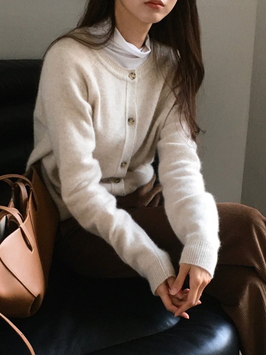 Raccoon O-neck cardigan Raccoon O-neck cardigan