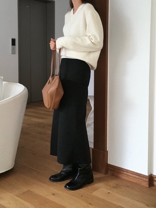 Suede Back Slit Skirt Suede Back Slit Skirt