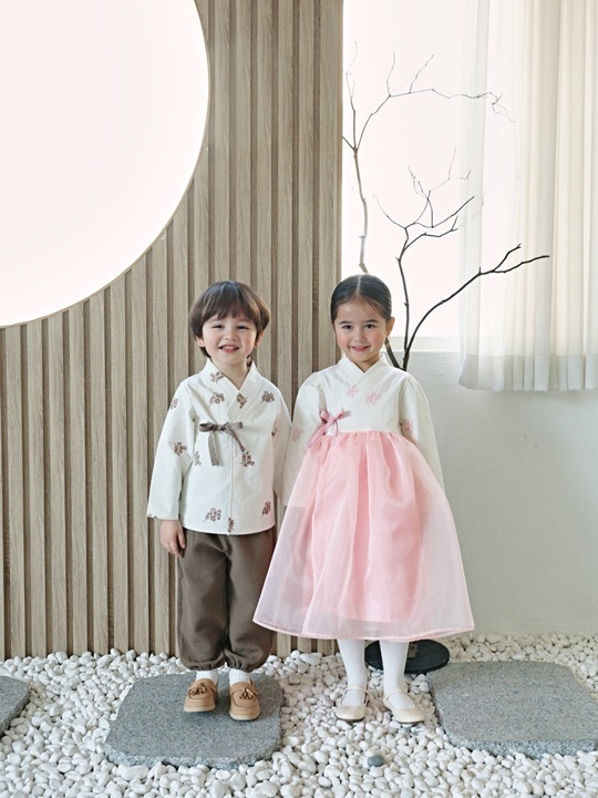 Embroidery Hanbok Embroidery Hanbok