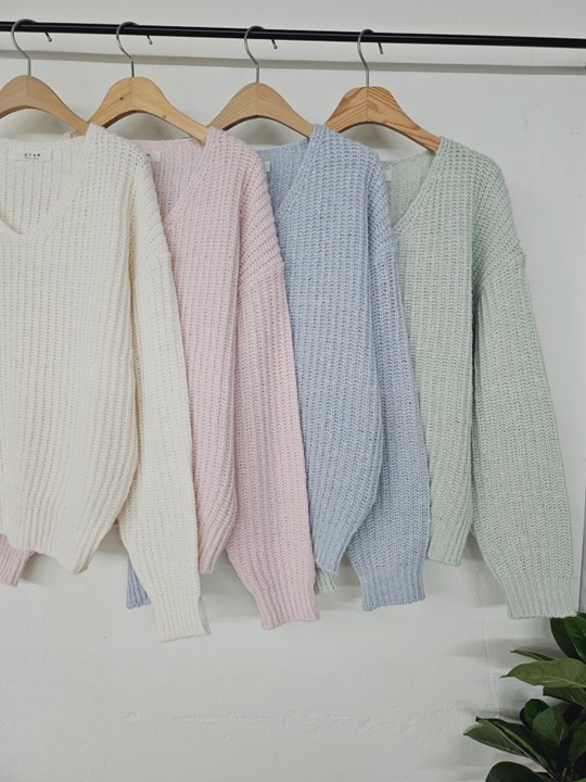 V Love Knit