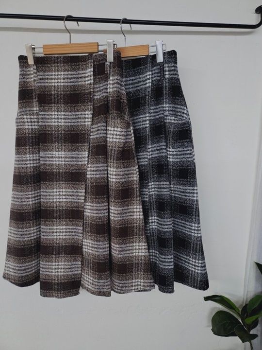 Lovin Check Skirt