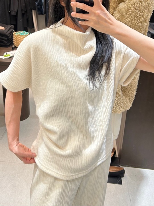 Zen Pleated Shirring Blouse Zen Pleated Shirring Blouse