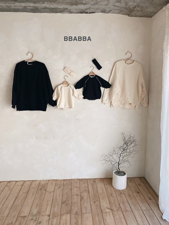 Fleece Mom Black Cream Sweatshirts Fleece Mom Black Cream Sweatshirts