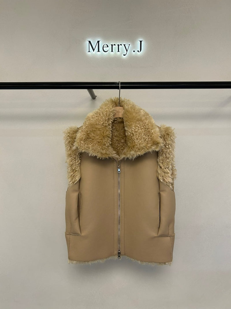 Merry J - Korean Women Fashion - #vintageinspired - Shearling Reversible VEST - 3