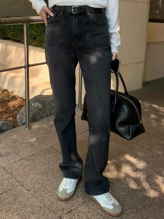 Semi Pleared Denim Pants Semi Pleared Denim Pants