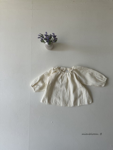 Bebe Jour Embroidery Blouse Bebe Jour Embroidery Blouse