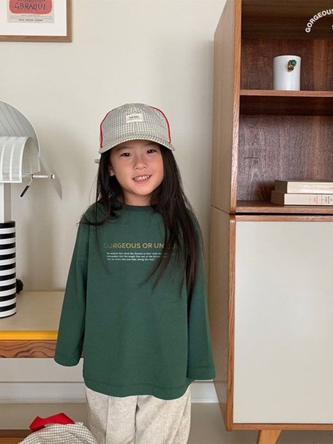 Unique Tee