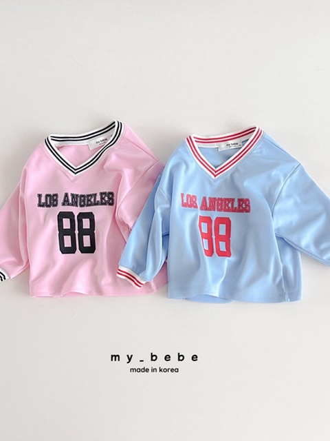V-neck Print Tee