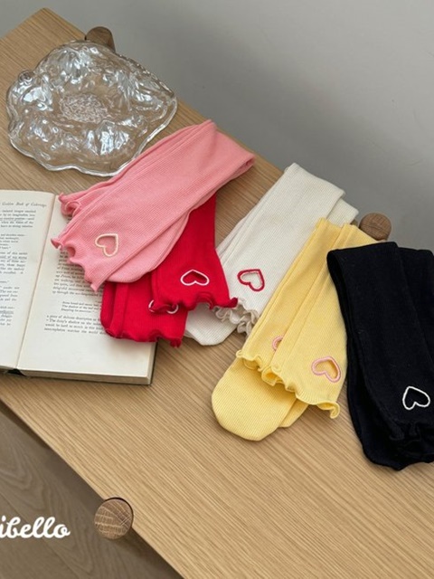 Heart Punching Knee Socks