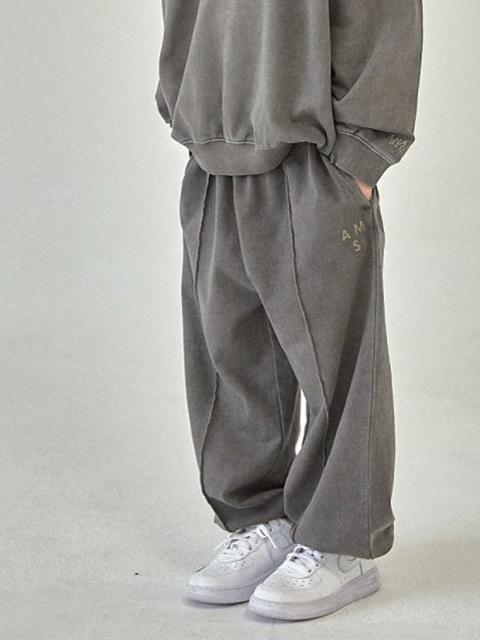 Pigment Jogger Pants (with Mom) Pigment Jogger Pants (with Mom)