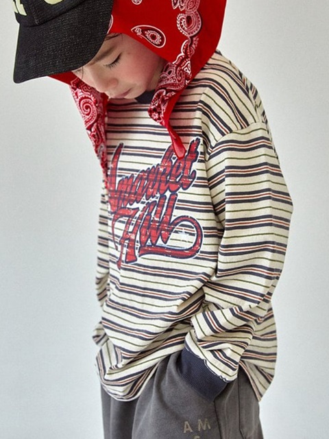ST Hill Tee