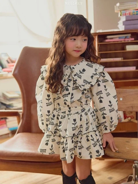 Pin Coat Frill Blouse