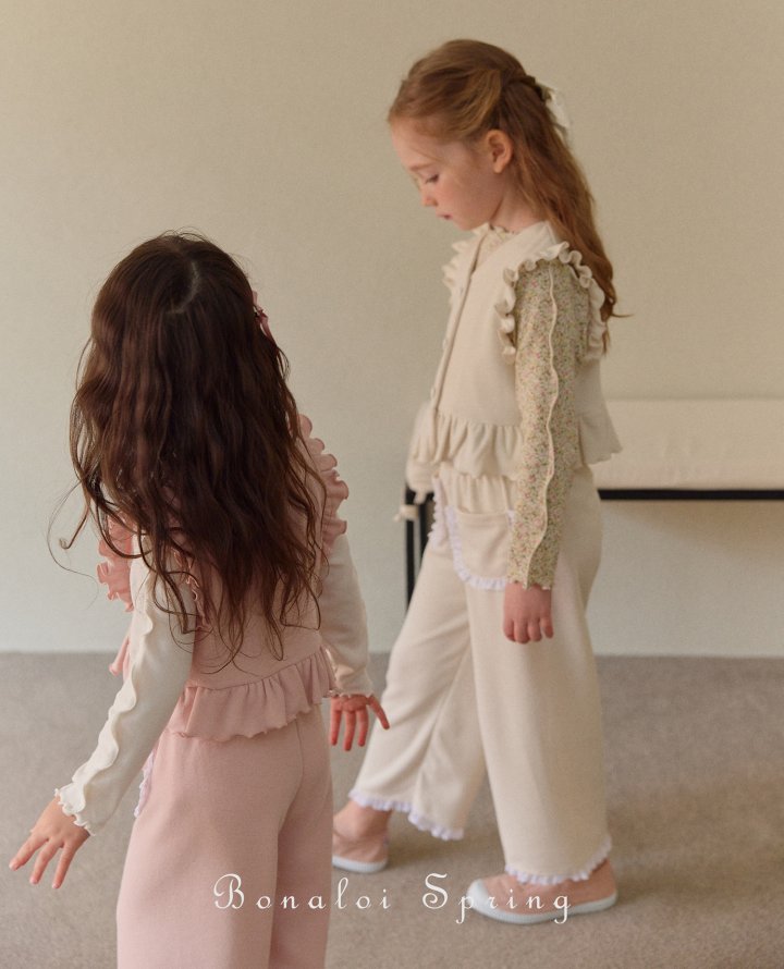 Bonaloi - Korean Children Fashion - #Kfashion4kids - Bombom Floral Lace Interlock Tee - 8