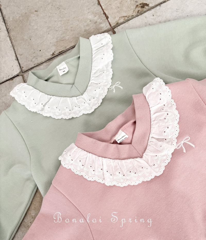 Bonaloi - Korean Children Fashion - #Kfashion4kids - Ribbon Lace V Sweatshirts