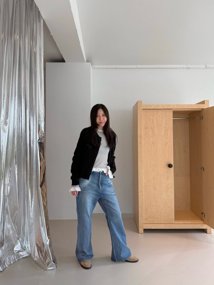 Dailyjud - Korean Women Fashion - #momslook - Plain Lace Combie Tee - 11