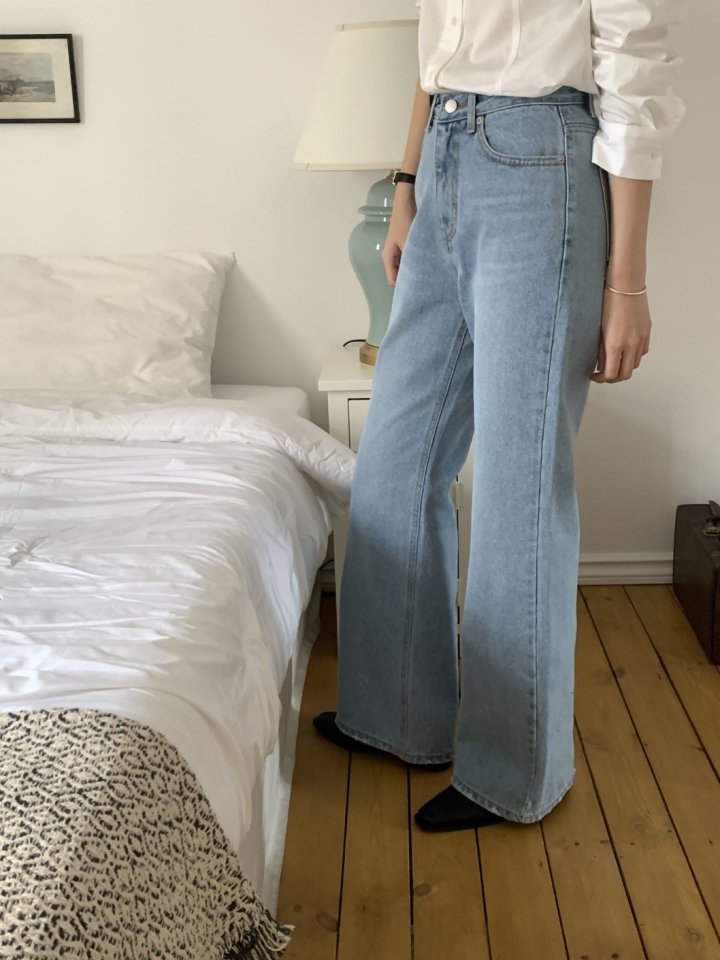 I'm here - Korean Women Fashion - #pursuepretty - Light Blue Bottom Vintage Denim Pants - 5