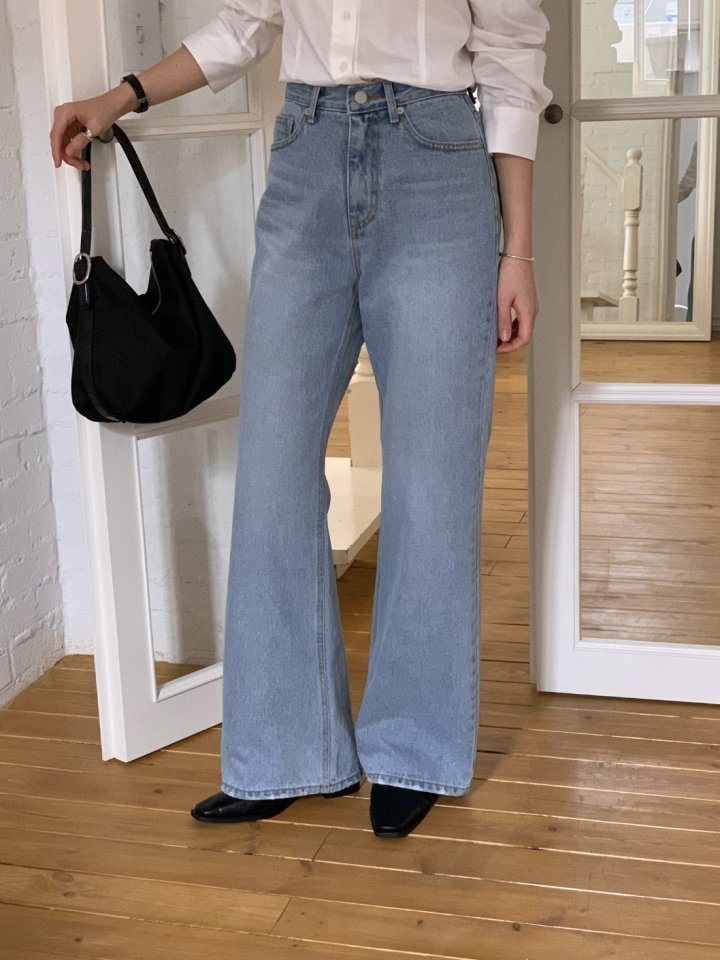 I'm here - Korean Women Fashion - #vintageinspired - Light Blue Bottom Vintage Denim Pants - 4