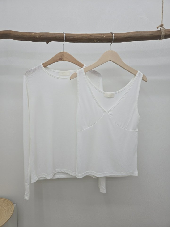 Most - Korean Women Fashion - #momslook - Sleeveless Top Set Tee - 3
