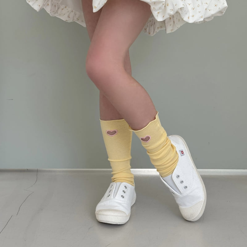 Ninibello - Korean Children Fashion - #kidsshorts - Heart Punching Knee Socks - 11
