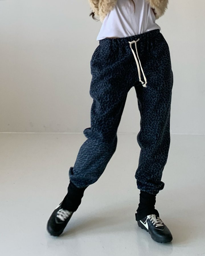 Via - Korean Women Fashion - #womensfashion - Pola Leopard Pants - 4