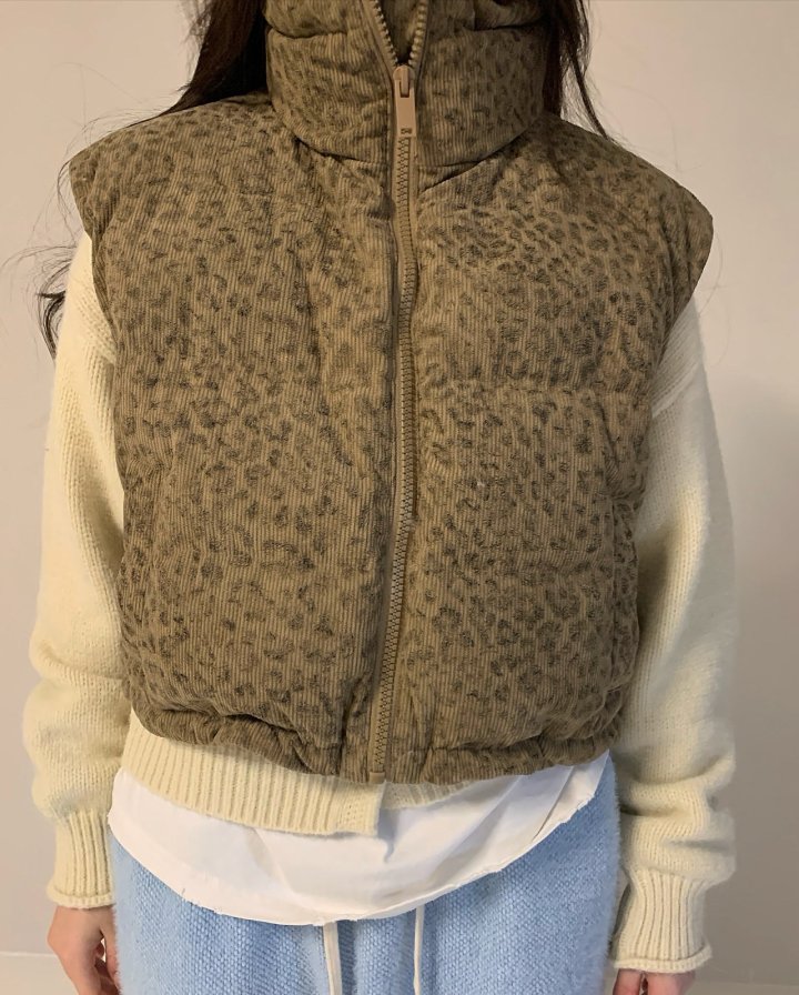 Via - Korean Women Fashion - #restrostyle - Leo Padding Vest - 9
