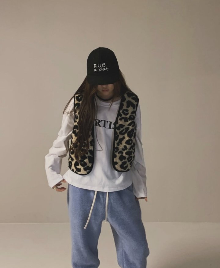 Via - Korean Women Fashion - #restrostyle - Leo Vest - 2