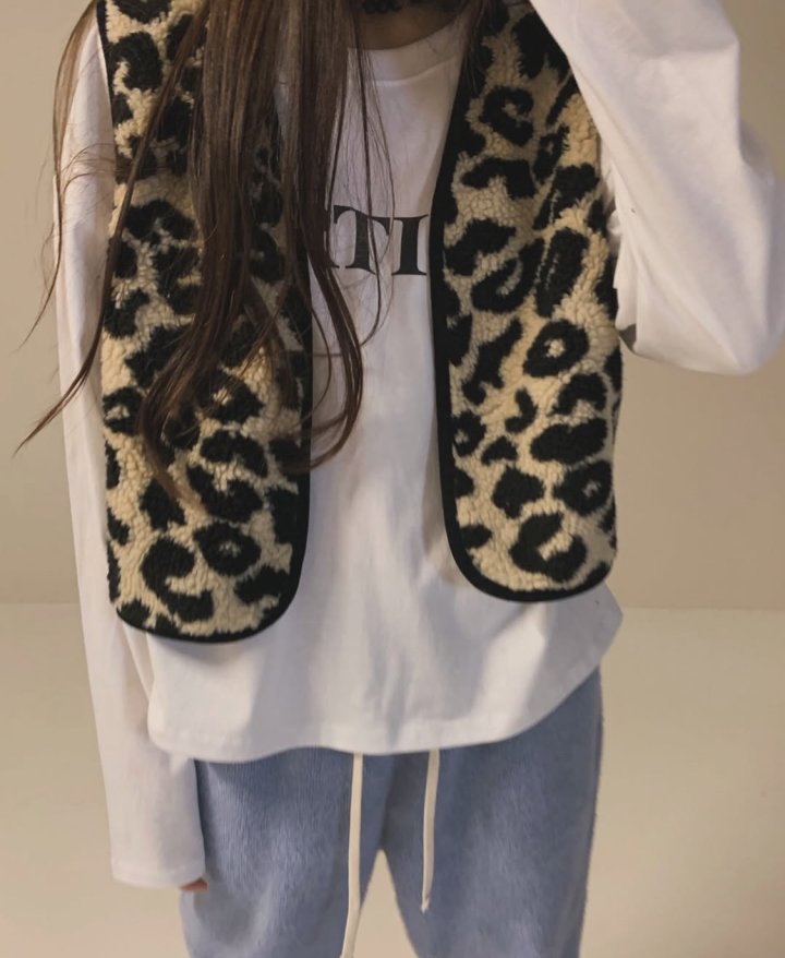 Via - Korean Women Fashion - #romanticstyle - Leo Vest - 3