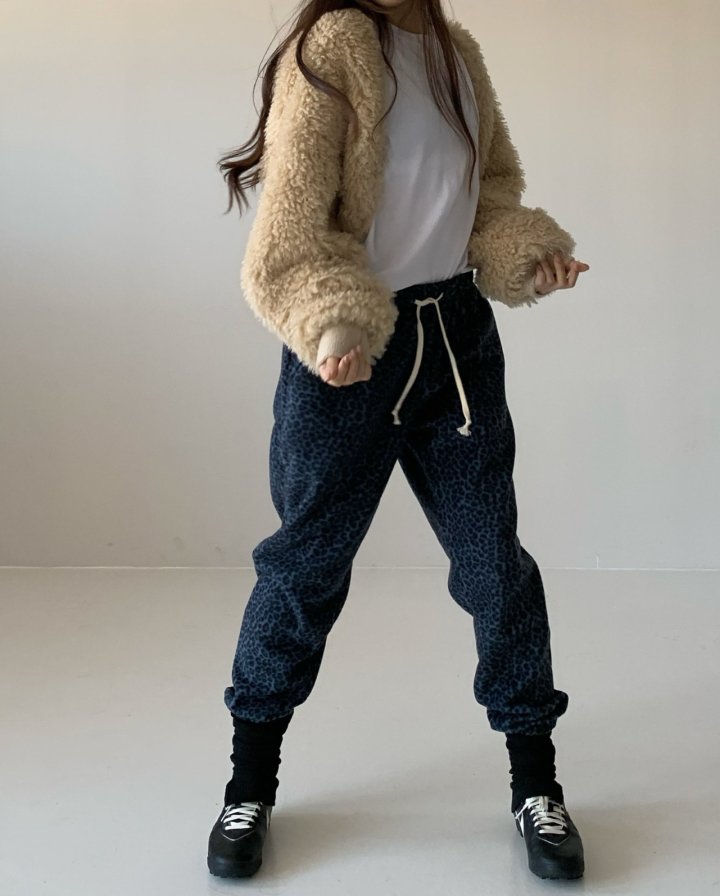 Via - Korean Women Fashion - #womensfashion - Pola Leopard Pants - 5