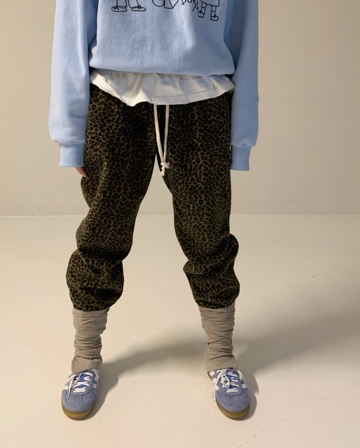 Via - Korean Women Fashion - #momslook - Pola Leopard Pants - 4