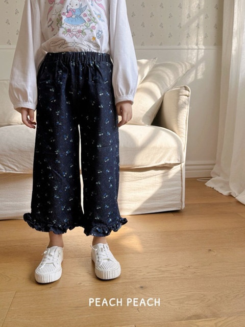 Mochi Flower Denim Pants Mochi Flower Denim Pants