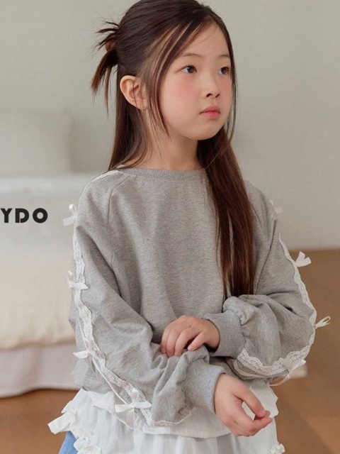Rea Ribbon Sweatshirts