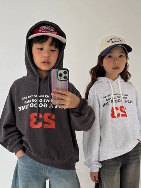 23 Raglan Hoody