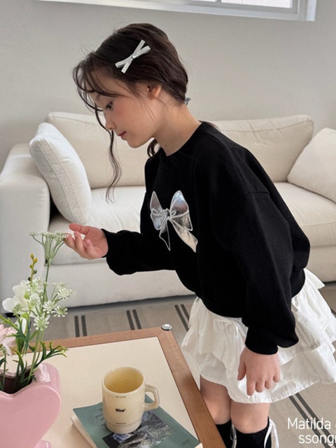 Ribbon Embroidery Cropped Sweatshirts Ribbon Embroidery Cropped Sweatshirts