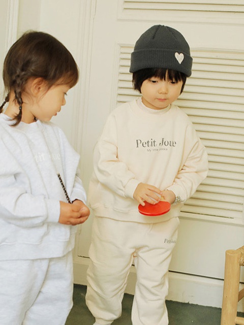 Esta Sweatshirts