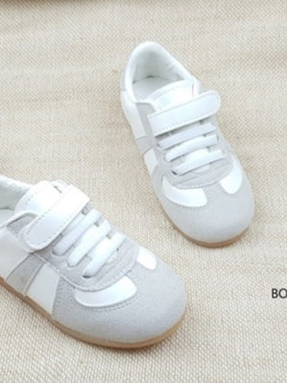 Love Sneakers
