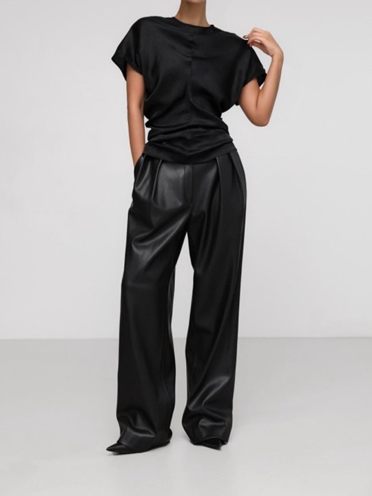 Leather Low Waisted Double Pleats Wide Trousers Leather Low Waisted Double Pleats Wide Trousers