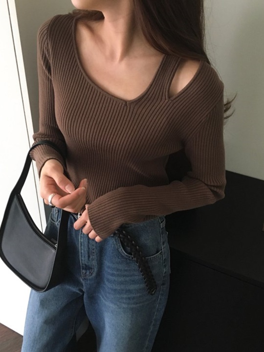 Unbalanced Shoulder Cut-out Knit Top Unbalanced Shoulder Cut-out Knit Top