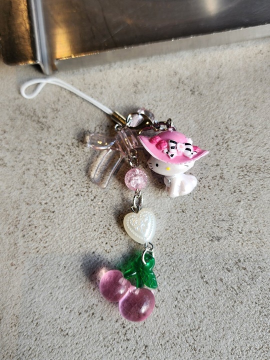 Pink Hat Cat Mni Strap Keyring