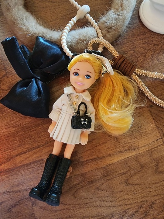 Cubic Beige One-piece Doll Keyring