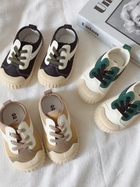 Monchelle Sneakers