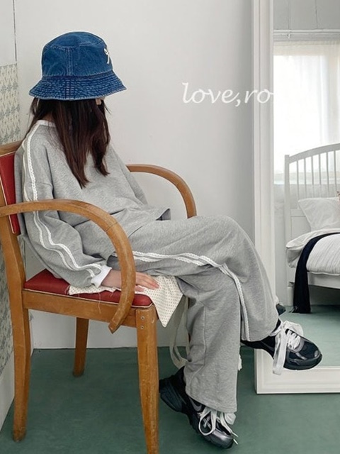 Spring Eyelet Lace Daily Set (with Mom)