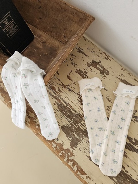 Molly Eyelet Knee Socks