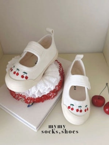 470 Cherry Shoes 470 Cherry Shoes