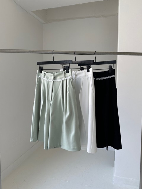Lace Bermuda Pants