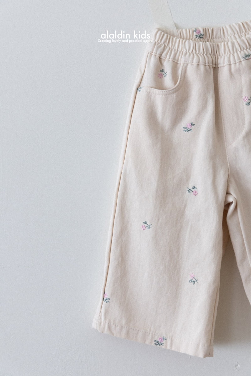 Aladin - Korean Children Fashion - #kidsshorts - Flower Embroidery Pants - 4