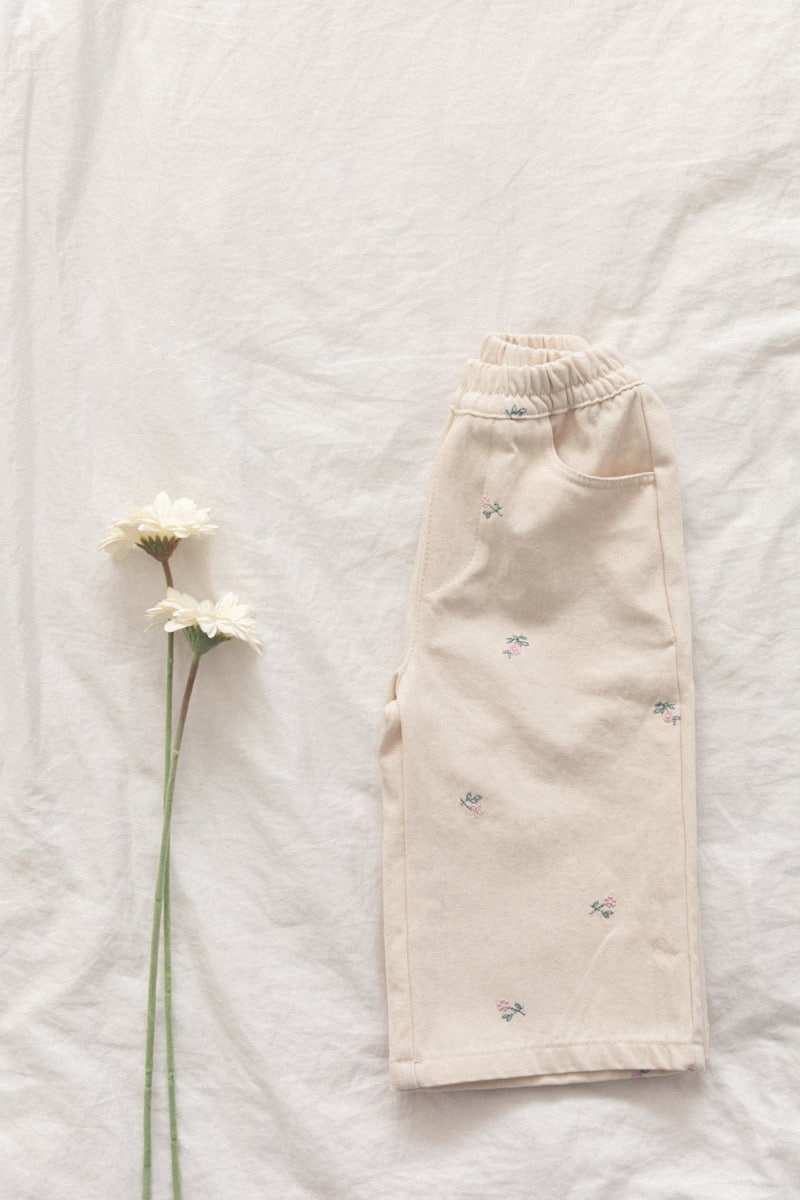 Aladin - Korean Children Fashion - #kidzfashiontrend - Flower Embroidery Pants - 5