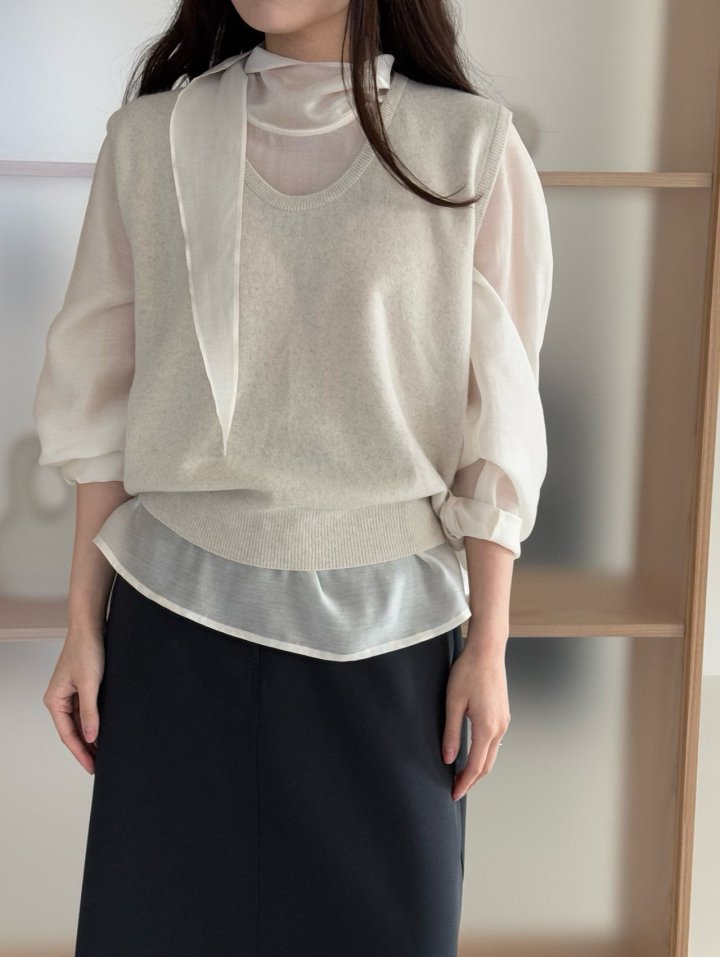 Amygrace - Korean Women Fashion - #restrostyle - Free Tie Blouse - 2