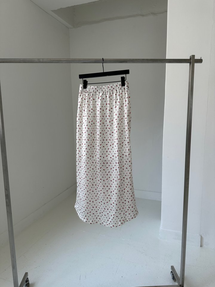 Chavi - Korean Women Fashion - #momslook - Rose Satin Skirt - 2