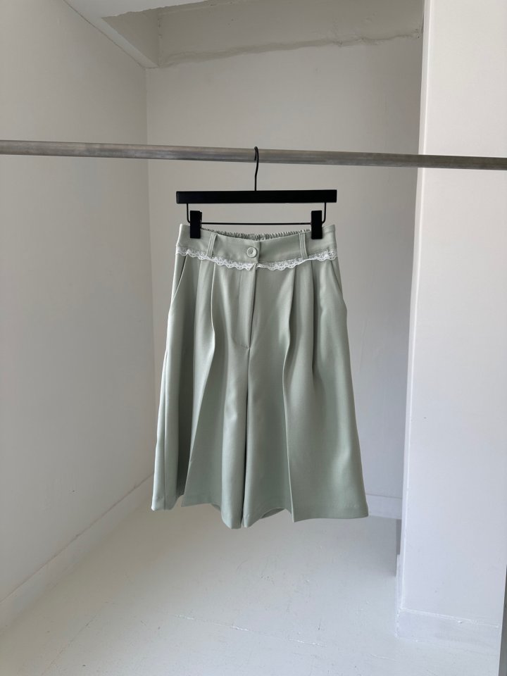 Chavi - Korean Women Fashion - #womensfashion - Lace Bermuda Pants