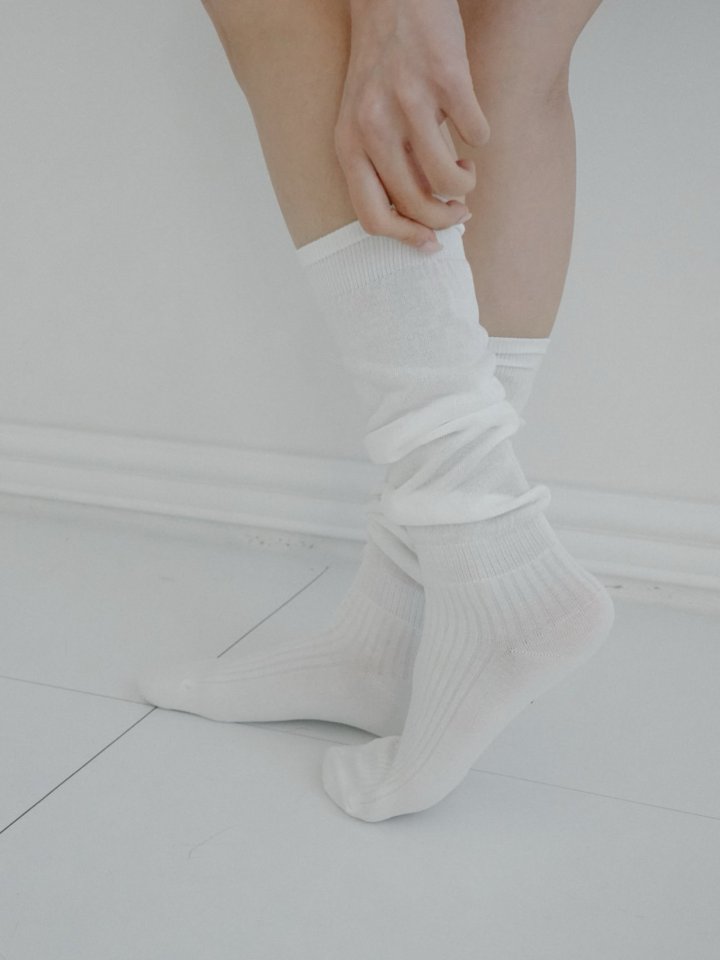 Eeiitt - Korean Women Fashion - #womensfashion - Midi Knee Socks - 2
